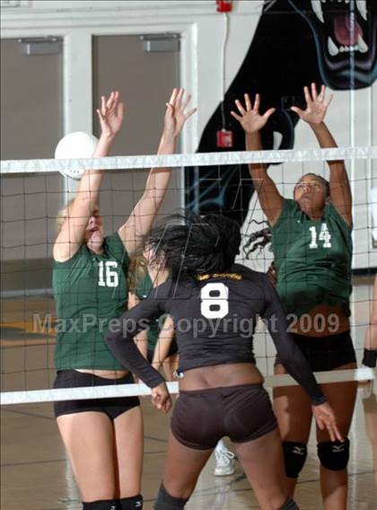 Thumbnail 1 in Thousand Oaks @ Newbury Park photogallery.
