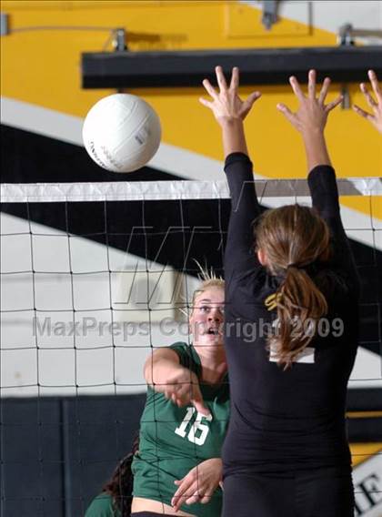 Thumbnail 2 in Thousand Oaks @ Newbury Park photogallery.