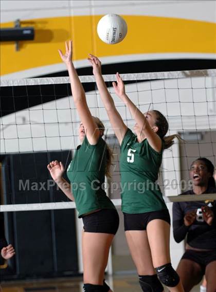Thumbnail 3 in Thousand Oaks @ Newbury Park photogallery.