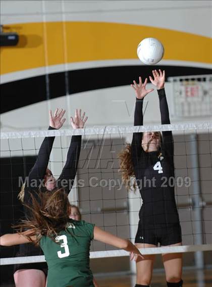 Thumbnail 1 in Thousand Oaks @ Newbury Park photogallery.