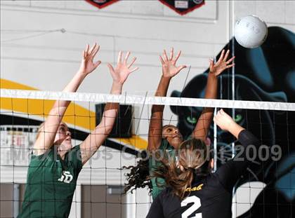 Thumbnail 1 in Thousand Oaks @ Newbury Park photogallery.