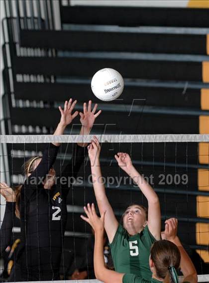 Thumbnail 2 in Thousand Oaks @ Newbury Park photogallery.