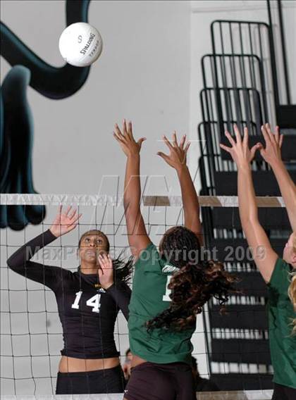 Thumbnail 3 in Thousand Oaks @ Newbury Park photogallery.