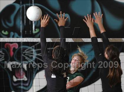 Thumbnail 1 in Thousand Oaks @ Newbury Park photogallery.