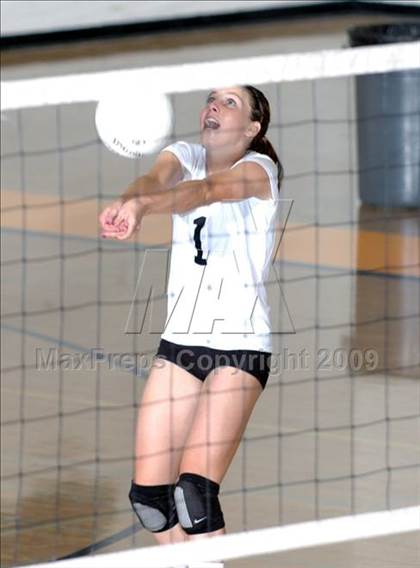 Thumbnail 3 in Thousand Oaks @ Newbury Park photogallery.