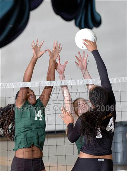 Thumbnail 2 in Thousand Oaks @ Newbury Park photogallery.