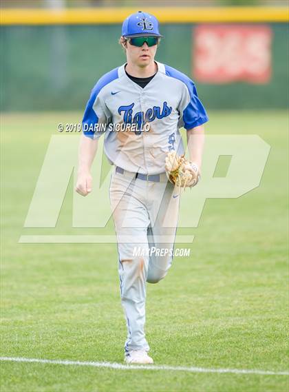 Thumbnail 3 in  Washington [George] vs. La Grande (Pride Classic) photogallery.