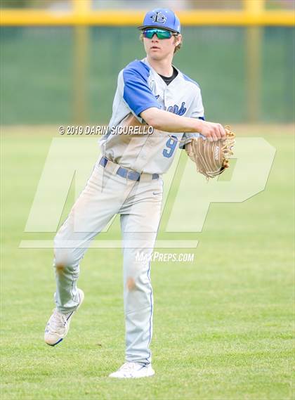 Thumbnail 3 in  Washington [George] vs. La Grande (Pride Classic) photogallery.