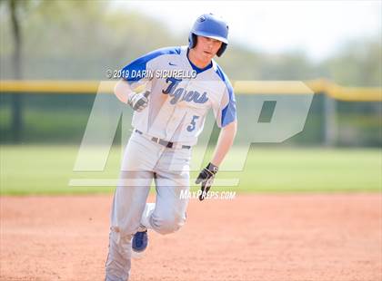 Thumbnail 3 in  Washington [George] vs. La Grande (Pride Classic) photogallery.