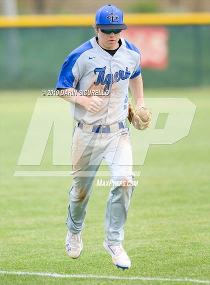 Thumbnail 1 in  Washington [George] vs. La Grande (Pride Classic) photogallery.