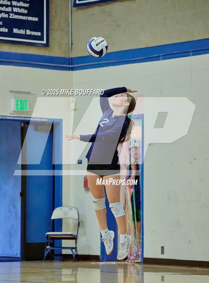 Thumbnail 1 in JV: Dunn @ Laguna Blanca photogallery.