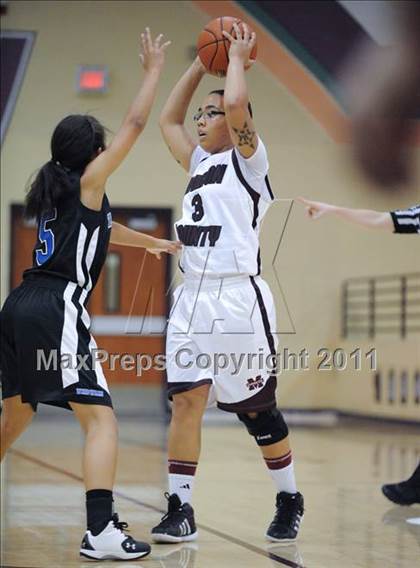 Thumbnail 3 in Windward vs Marion County (Nike Tournament of Champions) photogallery.