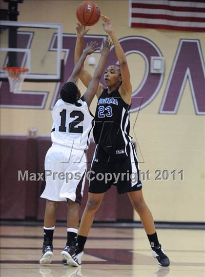 Thumbnail 3 in Windward vs Marion County (Nike Tournament of Champions) photogallery.