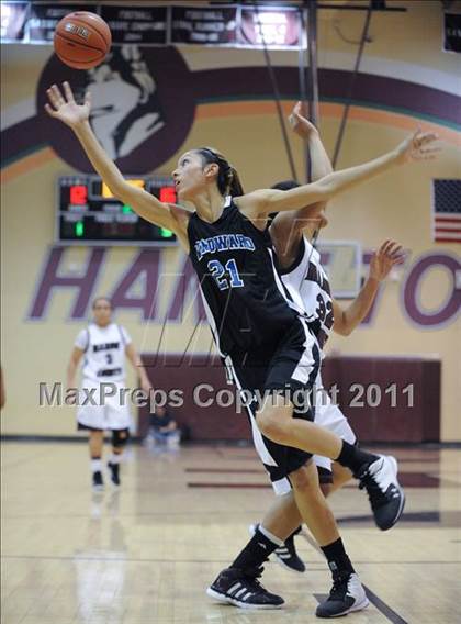 Thumbnail 3 in Windward vs Marion County (Nike Tournament of Champions) photogallery.