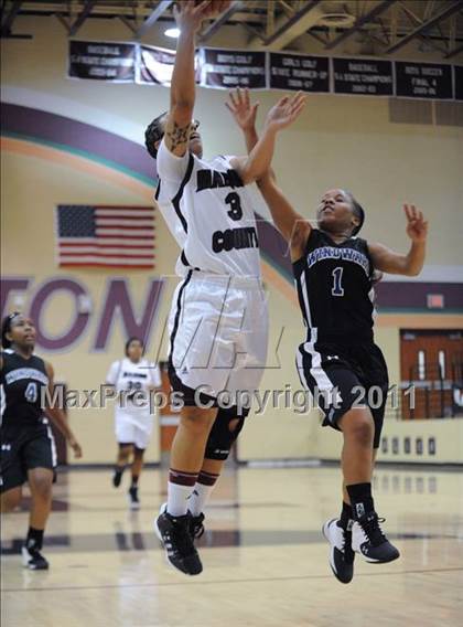 Thumbnail 2 in Windward vs Marion County (Nike Tournament of Champions) photogallery.