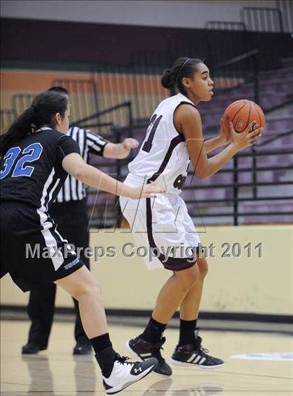 Thumbnail 1 in Windward vs Marion County (Nike Tournament of Champions) photogallery.