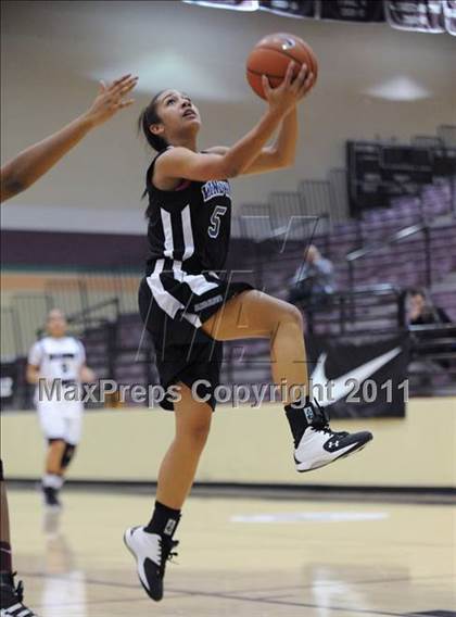 Thumbnail 2 in Windward vs Marion County (Nike Tournament of Champions) photogallery.