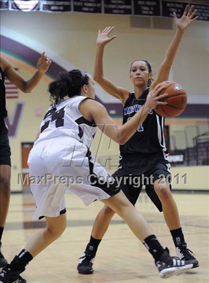 Thumbnail 3 in Windward vs Marion County (Nike Tournament of Champions) photogallery.