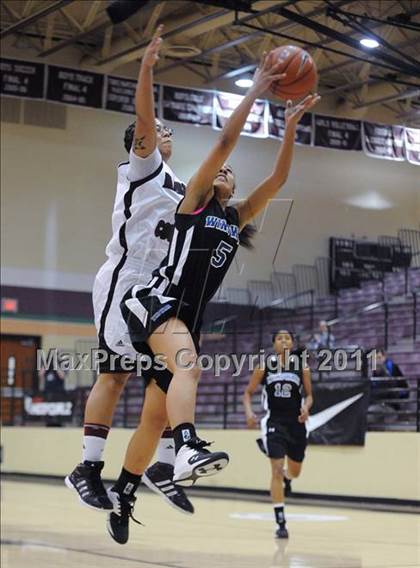 Thumbnail 2 in Windward vs Marion County (Nike Tournament of Champions) photogallery.