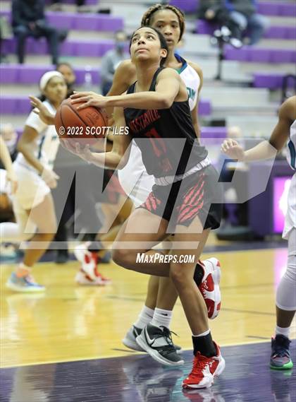 Thumbnail 2 in Winton Woods vs Westerville South (OGBR Classic in the City) photogallery.