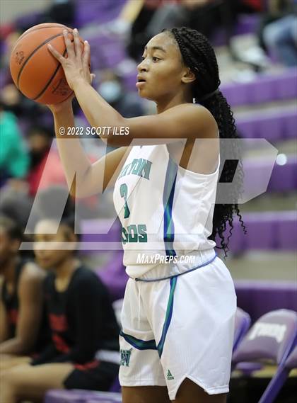 Thumbnail 1 in Winton Woods vs Westerville South (OGBR Classic in the City) photogallery.