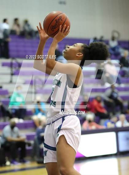 Thumbnail 2 in Winton Woods vs Westerville South (OGBR Classic in the City) photogallery.