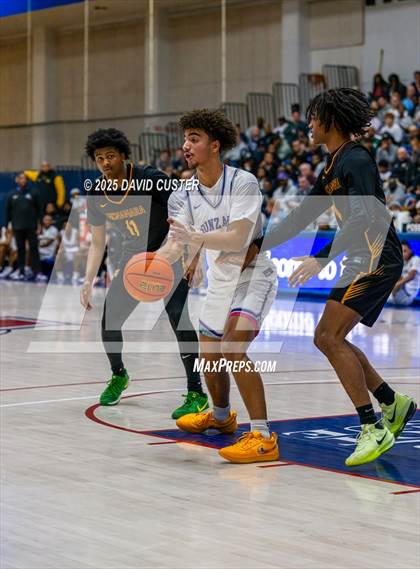 Thumbnail 2 in Bishop McNamara @ Gonzaga (WCAC Semi-Final) photogallery.