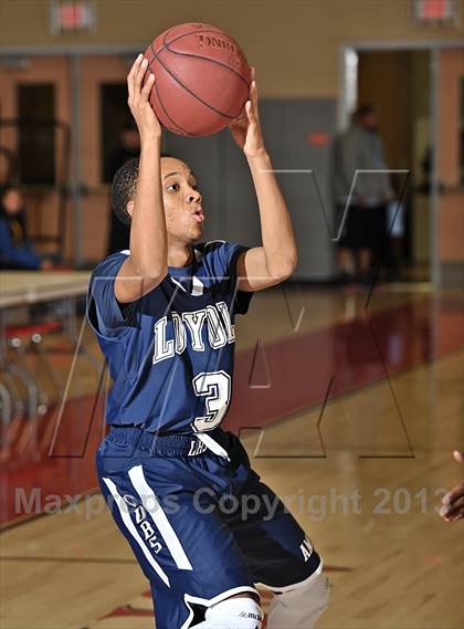 Thumbnail 2 in Loyola vs. Madison-Ridgeland Academy (MaxPreps Holiday Classic) photogallery.