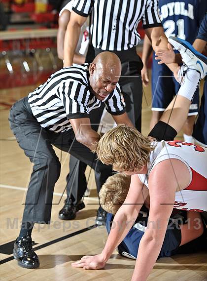 Thumbnail 3 in Loyola vs. Madison-Ridgeland Academy (MaxPreps Holiday Classic) photogallery.