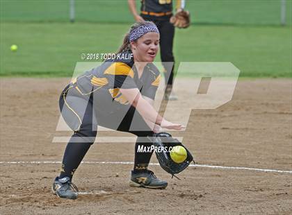 Thumbnail 1 in E.O. Smith/Tolland vs  Amity Regional (CIAC Class LL Quarterfinal) photogallery.