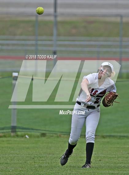 Thumbnail 2 in E.O. Smith/Tolland vs  Amity Regional (CIAC Class LL Quarterfinal) photogallery.
