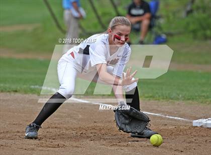 Thumbnail 1 in E.O. Smith/Tolland vs  Amity Regional (CIAC Class LL Quarterfinal) photogallery.