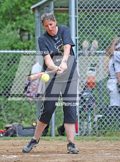 Thumbnail 3 in E.O. Smith/Tolland vs  Amity Regional (CIAC Class LL Quarterfinal) photogallery.