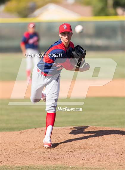 Thumbnail 1 in Great Oak @ Murrieta Mesa photogallery.