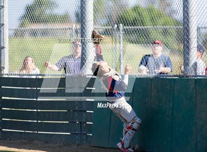 Thumbnail 3 in Great Oak @ Murrieta Mesa photogallery.