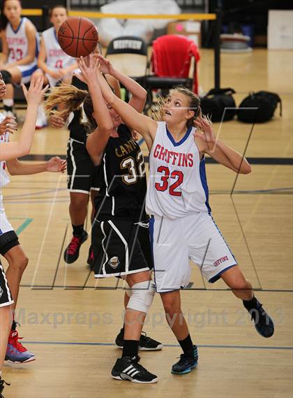 Thumbnail 3 in Canyon vs. Los Alamitos (So Cal Holiday Classic) photogallery.