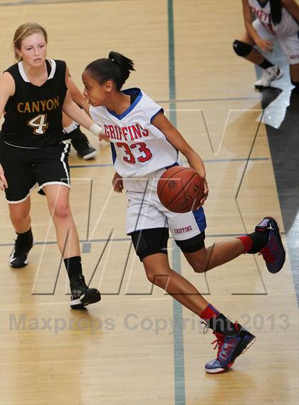 Thumbnail 2 in Canyon vs. Los Alamitos (So Cal Holiday Classic) photogallery.