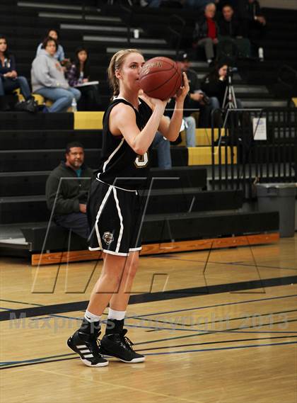 Thumbnail 3 in Canyon vs. Los Alamitos (So Cal Holiday Classic) photogallery.