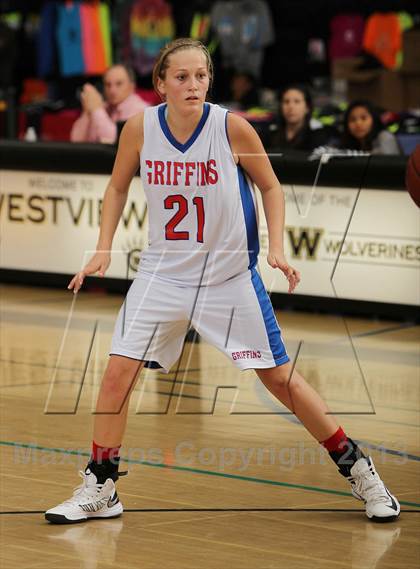 Thumbnail 3 in Canyon vs. Los Alamitos (So Cal Holiday Classic) photogallery.