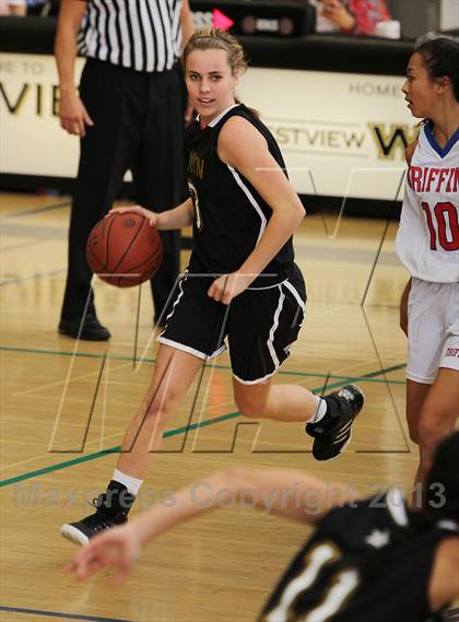 Thumbnail 2 in Canyon vs. Los Alamitos (So Cal Holiday Classic) photogallery.