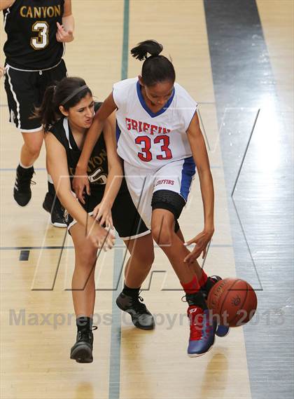 Thumbnail 2 in Canyon vs. Los Alamitos (So Cal Holiday Classic) photogallery.