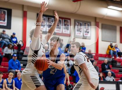 Thumbnail 3 in Warren vs. Nelsonville-York photogallery.