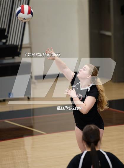 Thumbnail 1 in Antioch @ Overton photogallery.