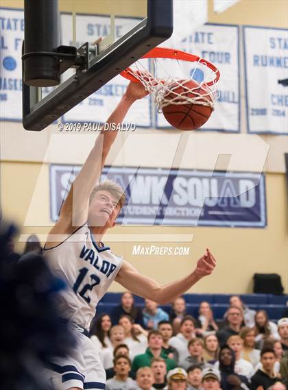Thumbnail 3 in Valor Christian vs. Windsor (CHSAA 5A 1st Round) photogallery.