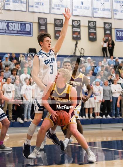 Thumbnail 1 in Valor Christian vs. Windsor (CHSAA 5A 1st Round) photogallery.