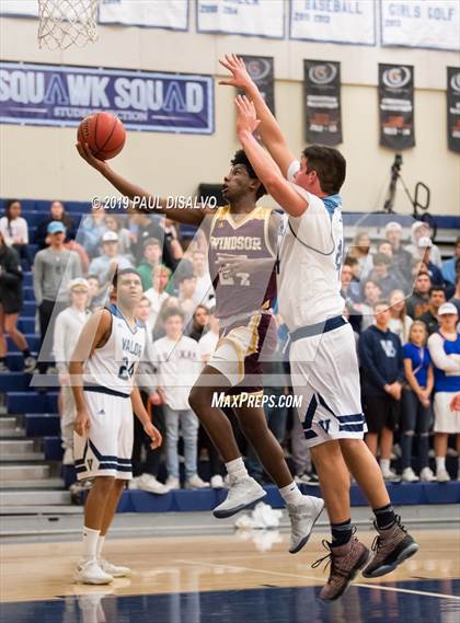 Thumbnail 1 in Valor Christian vs. Windsor (CHSAA 5A 1st Round) photogallery.