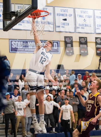 Thumbnail 1 in Valor Christian vs. Windsor (CHSAA 5A 1st Round) photogallery.