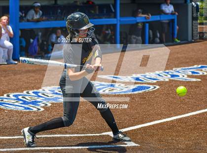 Thumbnail 1 in Lake Belton vs Liberty (UIL 4A Regional Playoff) photogallery.