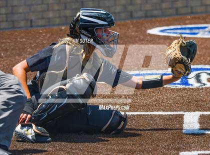 Thumbnail 3 in Lake Belton vs Liberty (UIL 4A Regional Playoff) photogallery.
