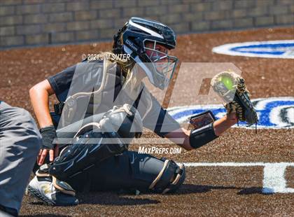 Thumbnail 1 in Lake Belton vs Liberty (UIL 4A Regional Playoff) photogallery.